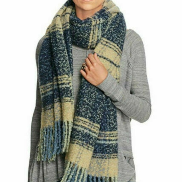 Free People Accessories - Free People Navy Brushed Plaid Fringe Scarf NWOT